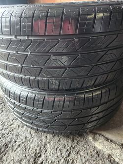 ROAD HUGGER 215 45 17 (TIRE PAIR)