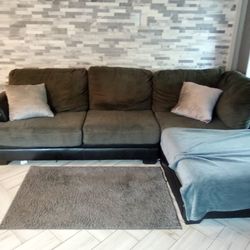 Sectional couch