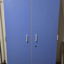 Garage storage cabinet