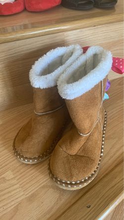 Girls boots