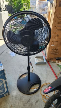 Lasko 16" 3-Speed Oscillating, Adjustable Height, Pedestal Fan