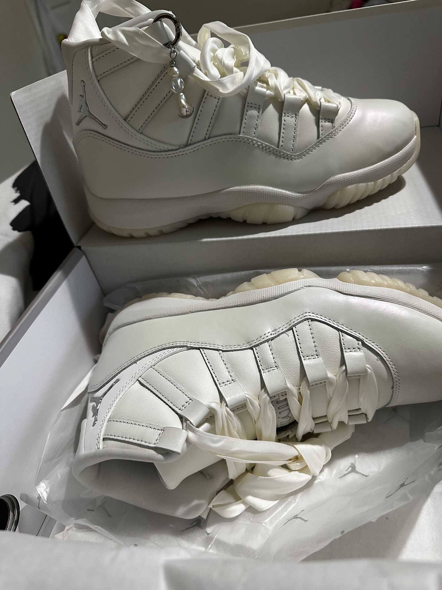 Jordan 11 Pearl size 7.5