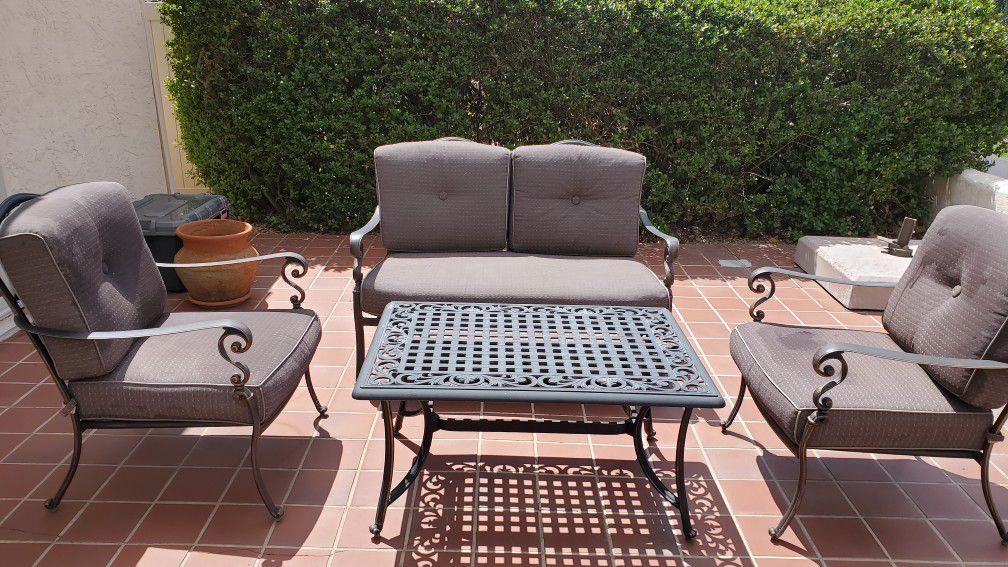 Patio Furniture Loveseat With 2 Chairs And Table 
