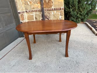 Vintage oval dining table Queen Anne style