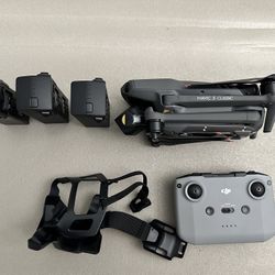 DJI Mavic 3 Classic Fly More Combo