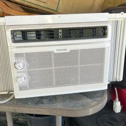 Window Air conditioner 