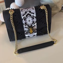 Black hand bag