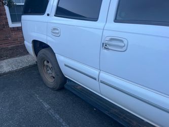 White Chevy Tahoe/Suburban Full-Size SUV