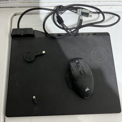 Corsair mousepad and mouse with wireless charging