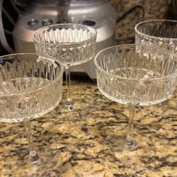 4 - 7 Ounce Champagne Coupe Glasses 