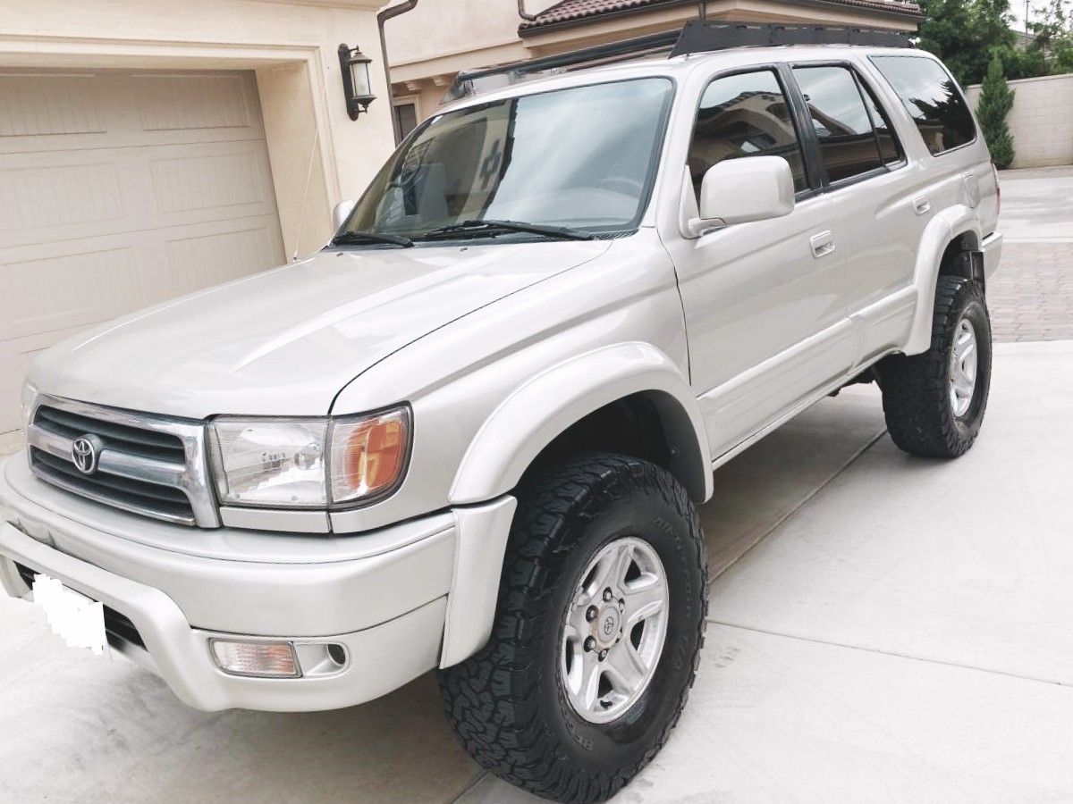 For sale:4x4 2000 toyata 4runner

er4