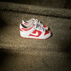 Red And White Nike Dunks Size 7