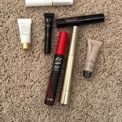 Mascara and eye primer 