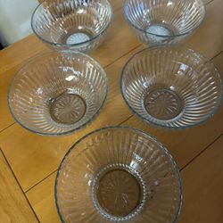 5 Glass Bowls