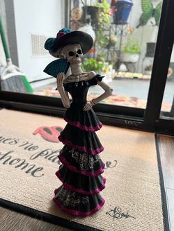 Halloween Ceramic lady