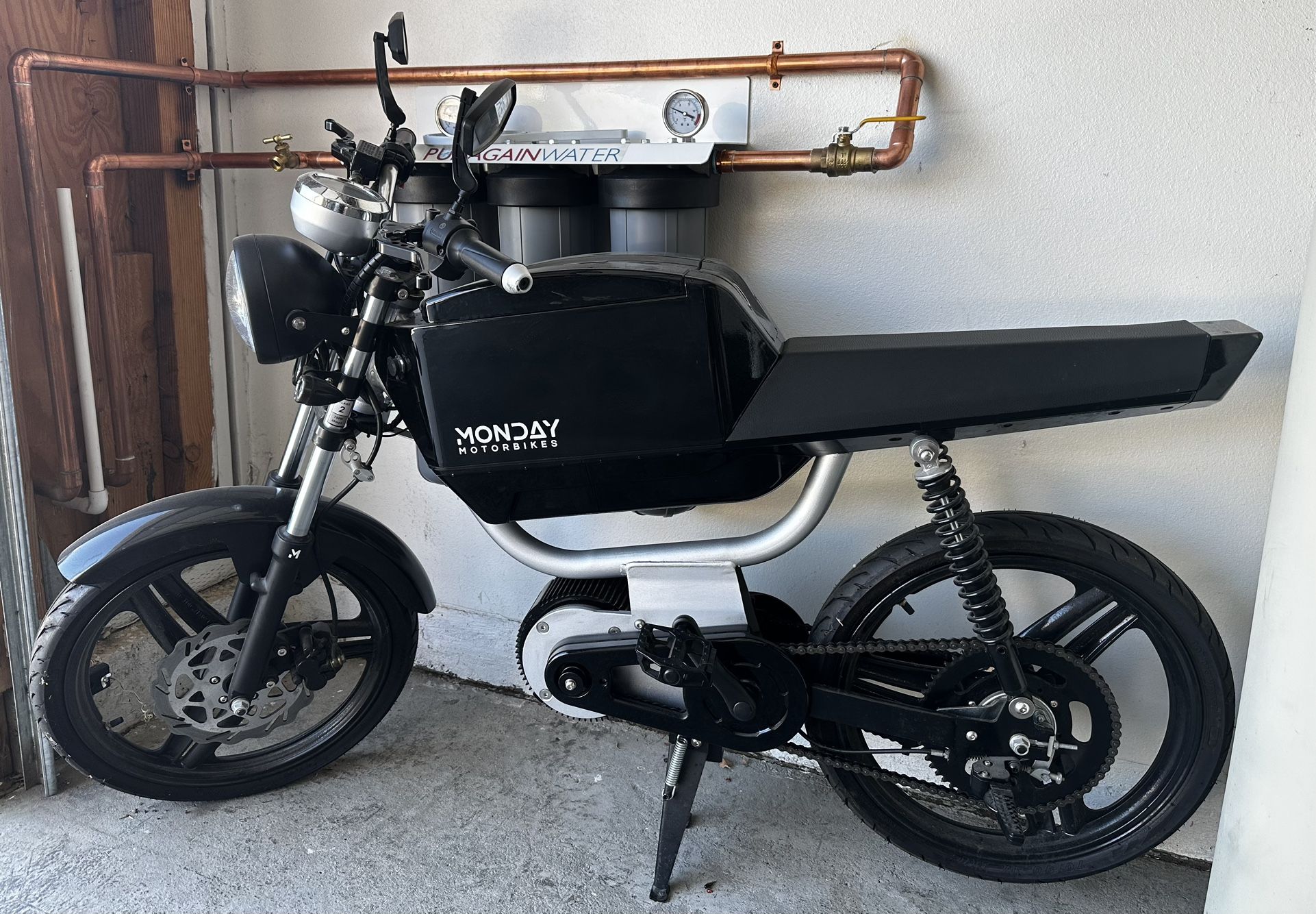 Monday Motorbikes - Electric Gen 7