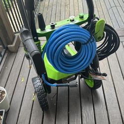 Greenworks Premium 2000PSI Electric Pressure Washer 