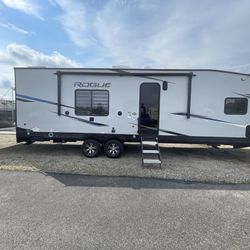 Used 2022 Forest River Rouge 26vks 