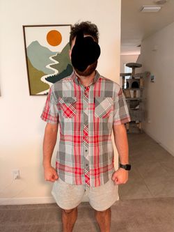 Men's Plaid Short Sleeve Button-Up Shirt