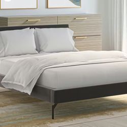 BRAND  NEW  KING SIZE BED