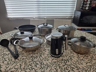 Casseroles  moving sale