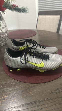 Nike mercurial soccer shoes