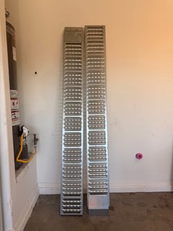 LOADING RAMPS