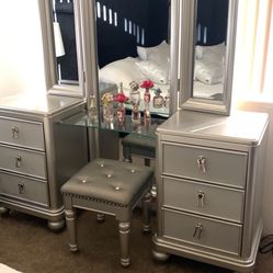 Glam Vanity