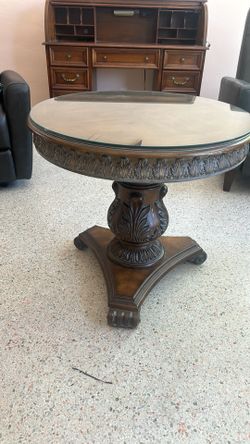 Round glass coffee table Cherry Wood color Beautifully sculpted wood look