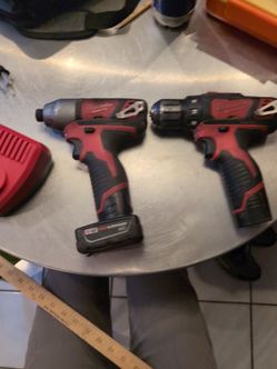 Milwaukee M12 Drill and Impact Driver Set