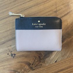 Kate Spade- Madison Small Bifold Wallet (NWT- tag detached)