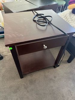 Wooden end table with drawer