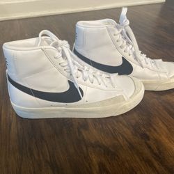 White Nike Blazers Size 8