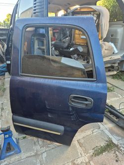 2002 Tahoe driver side rear door