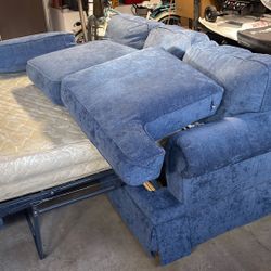 Lazy Boy  Sofa  With Pull Out Bed