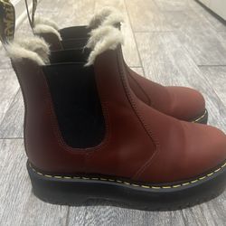 Dr. Martens 2976 Chelsea Boot - Women's Size 10