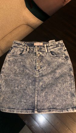 Acid wash guess skirt