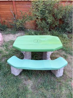 Step2 Naturally Playful Picnic Table