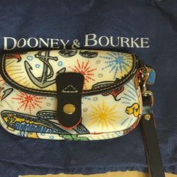 Dooney & Bourke Wristlet 