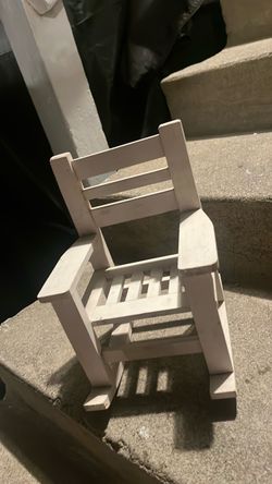 Doll rocking chair