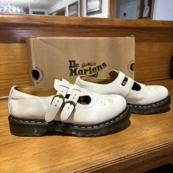 Dr. Martens SIZE 9  8065 MARY JANE SMOOTH White Leather Round Toe Oxfords Women