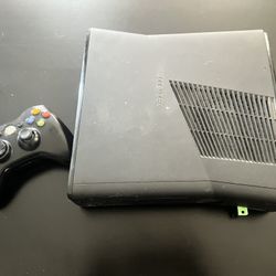 XBOX 360 (+4 Games)