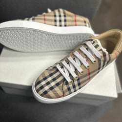 Designer Burberry 