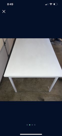 White Modern Table