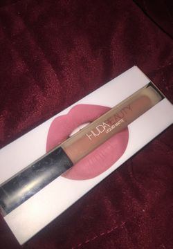 Huda beauty matte lipstick