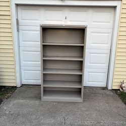 Heavy duty metal shelving