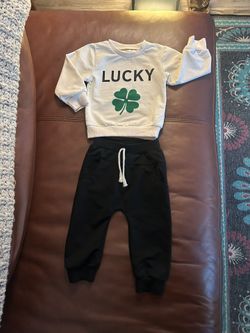 🍀Lucky 2 piece sweat outfit 18 Months