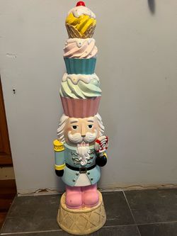 Cupcake nutcracker