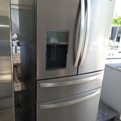 Whirlpool Refrigerator Stainless Steel Everything Works Good 👍