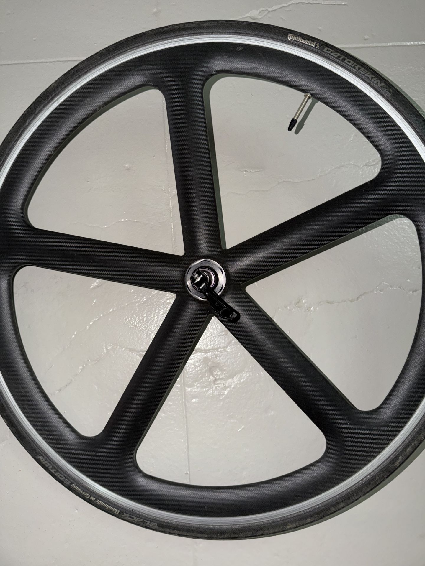 Encore Carbon Fiber Wheel - Front